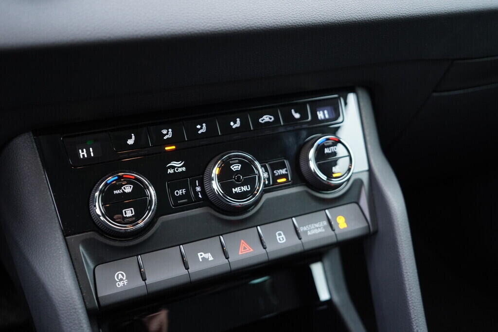 OV190V10269_33.webp_KAROQ Selection 1.5 TSI 110 kW automat, DPH