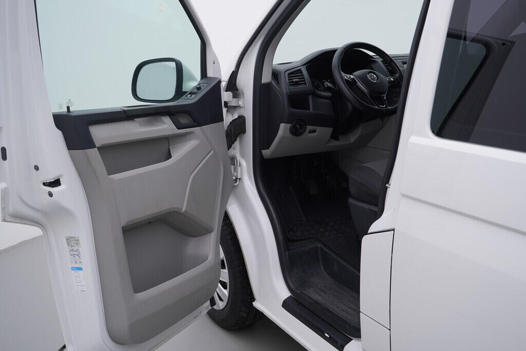 OV190V10272_18.webp_TRANSPORTER KOMBI  2.0 TDI 110 kW manuál, DPH