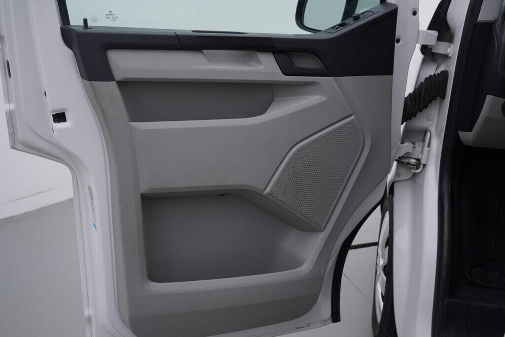 OV190V10272_19.webp_TRANSPORTER KOMBI  2.0 TDI 110 kW manuál, DPH