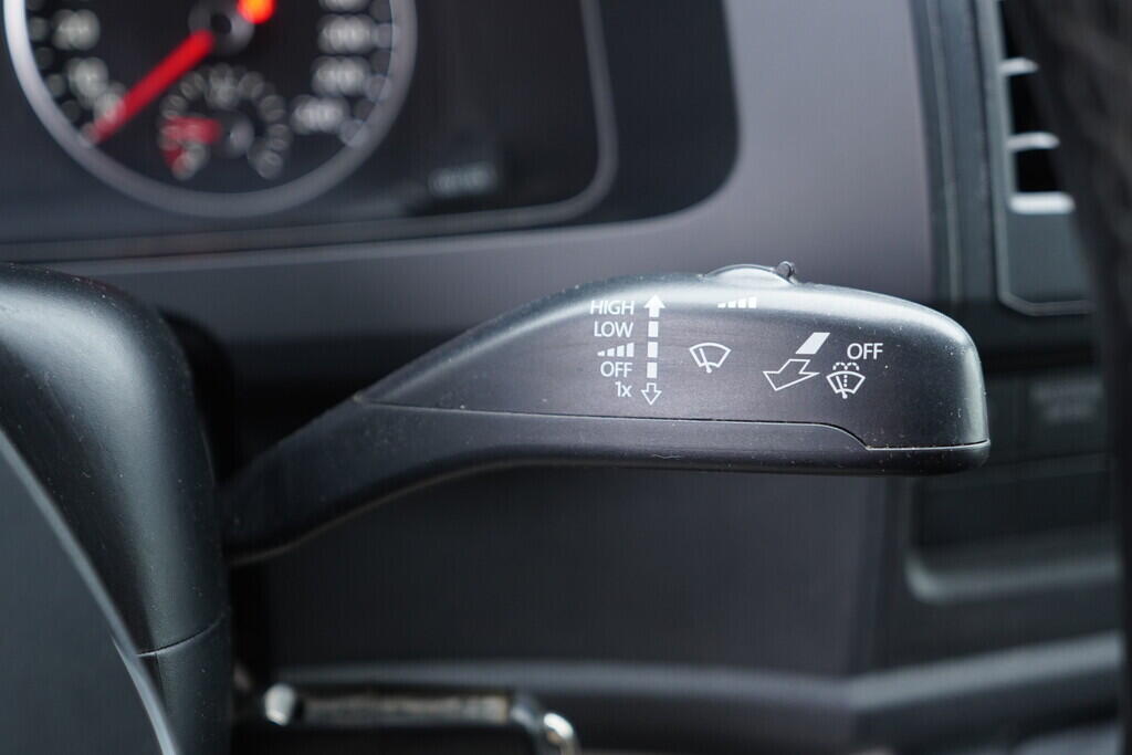 OV190V10272_24.webp_TRANSPORTER KOMBI  2.0 TDI 110 kW manuál, DPH