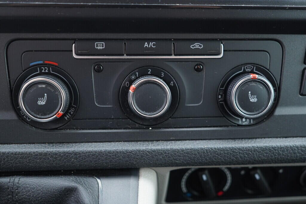 OV190V10272_30.webp_TRANSPORTER KOMBI  2.0 TDI 110 kW manuál, DPH