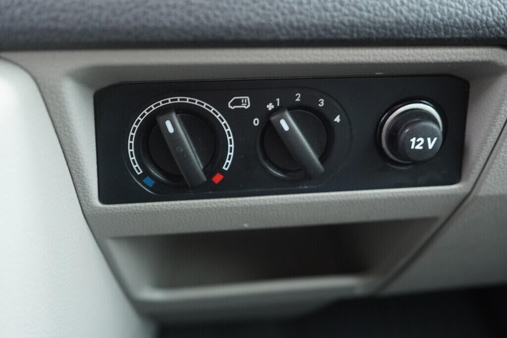 OV190V10272_31.webp_TRANSPORTER KOMBI  2.0 TDI 110 kW manuál, DPH