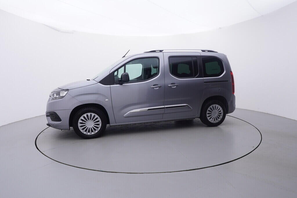 OV190V10273_11.webp_PROACE CITY VERSO  1.5 D4-D 96 kW manuál