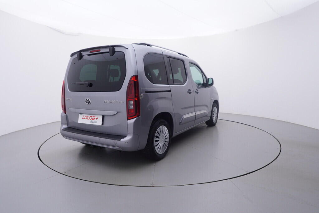 OV190V10273_14.webp_PROACE CITY VERSO  1.5 D4-D 96 kW manuál