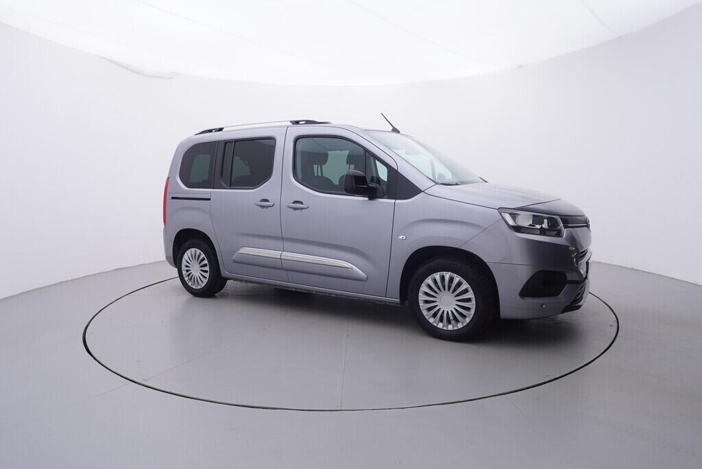 OV190V10273_16.webp_PROACE CITY VERSO  1.5 D4-D 96 kW manuál