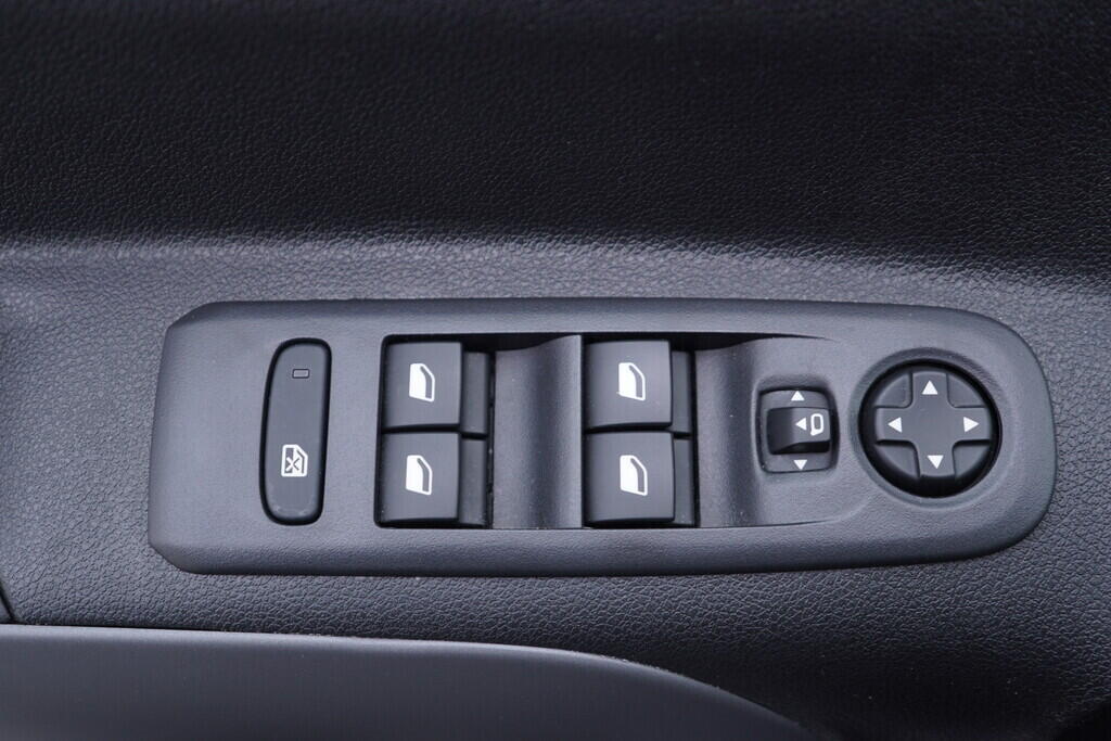 OV190V10273_20.webp_PROACE CITY VERSO  1.5 D4-D 96 kW manuál