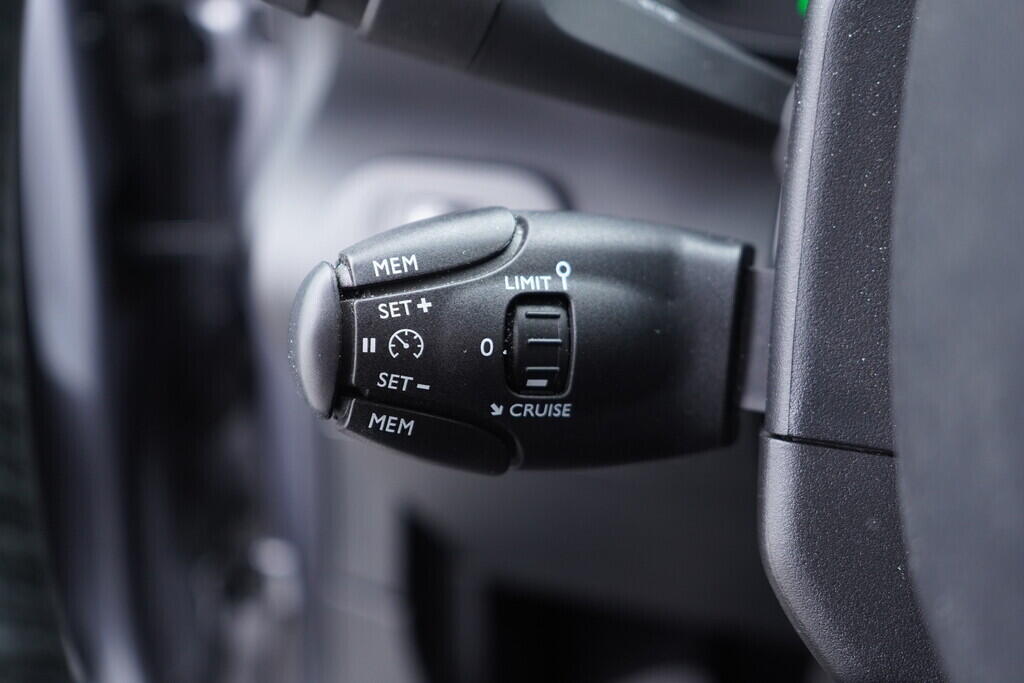 OV190V10273_24.webp_PROACE CITY VERSO  1.5 D4-D 96 kW manuál