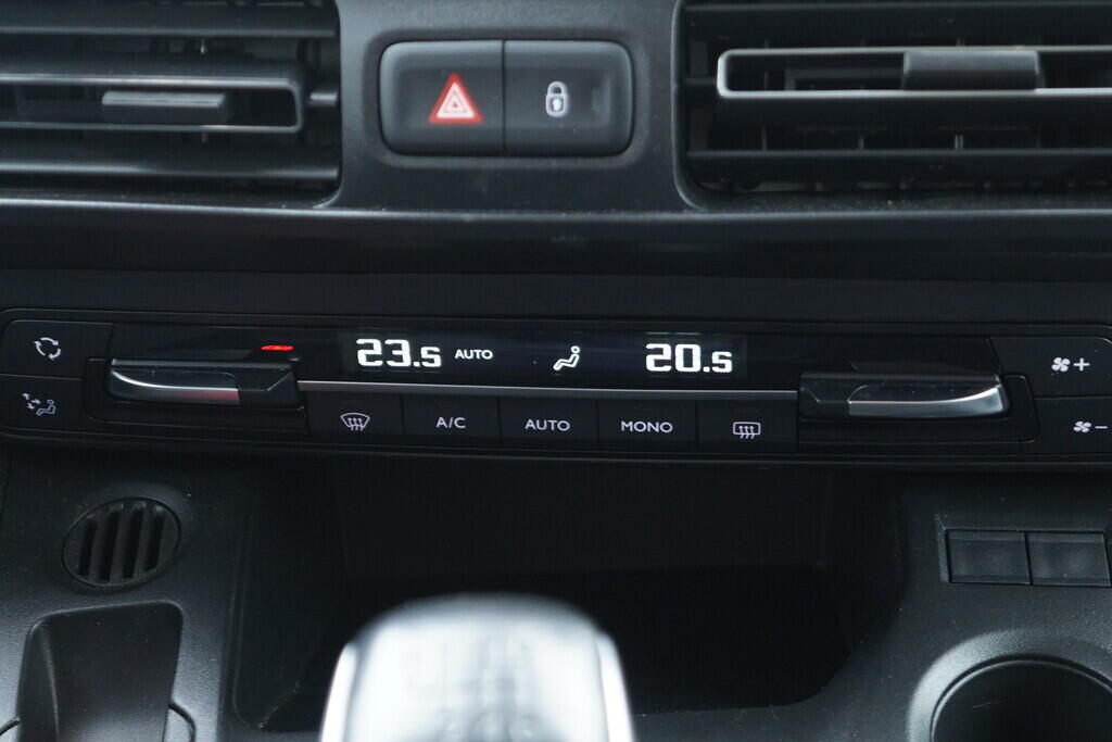 OV190V10273_30.webp_PROACE CITY VERSO  1.5 D4-D 96 kW manuál