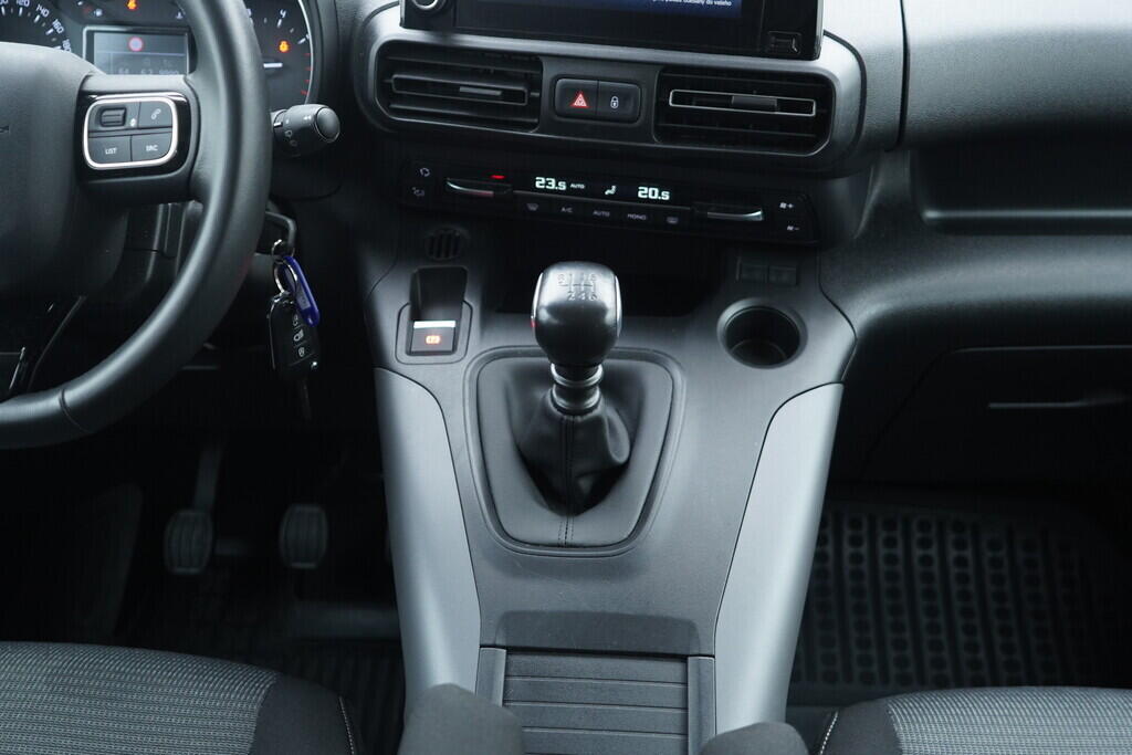 OV190V10273_31.webp_PROACE CITY VERSO  1.5 D4-D 96 kW manuál