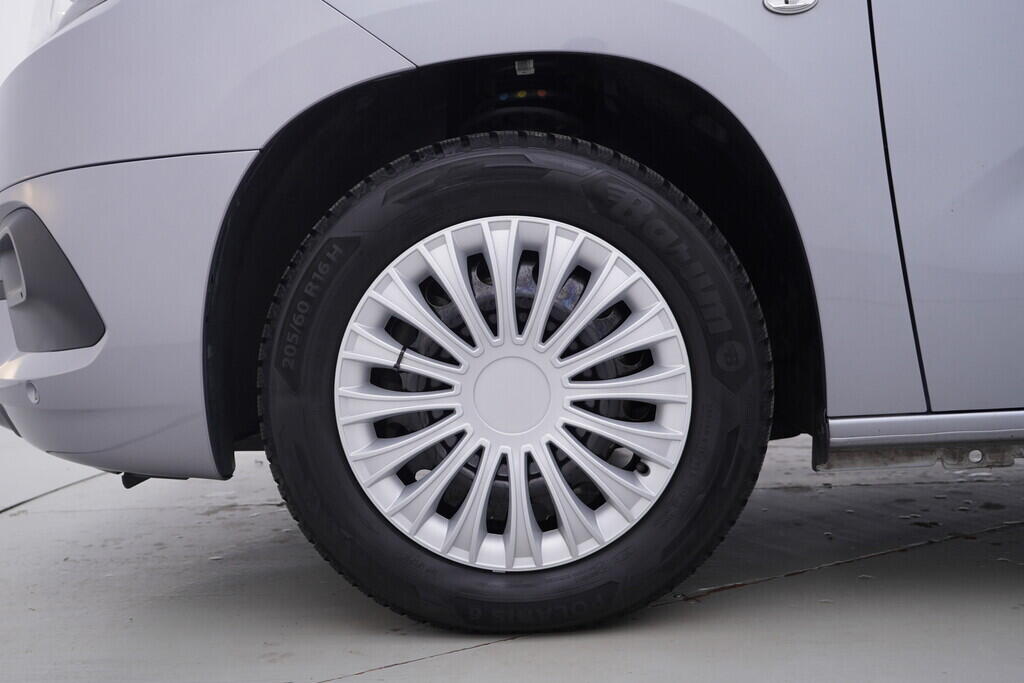 OV190V10273_36.webp_PROACE CITY VERSO  1.5 D4-D 96 kW manuál