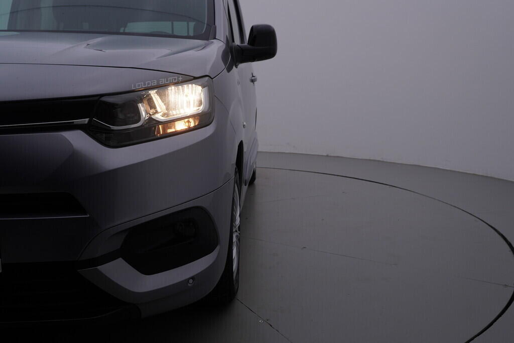 OV190V10273_39.webp_PROACE CITY VERSO  1.5 D4-D 96 kW manuál