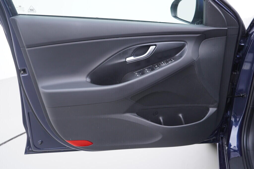 OV190V10275_19.webp_I30 Smart 1.0  73 kW manuál