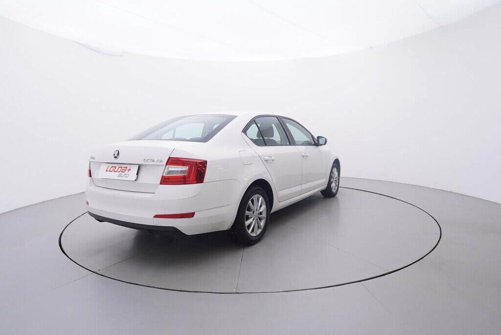 OV190V10279_14.webp_OCTAVIA Ambition Plus 1.6 TDI 66 kW manuál