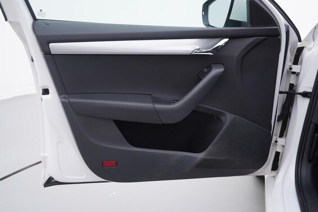 OV190V10279_19.webp_OCTAVIA Ambition Plus 1.6 TDI 66 kW manuál