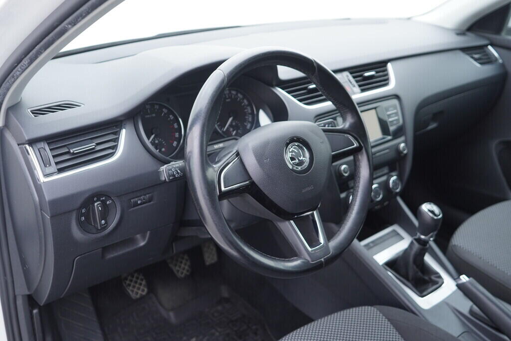 OV190V10279_22.webp_OCTAVIA Ambition Plus 1.6 TDI 66 kW manuál