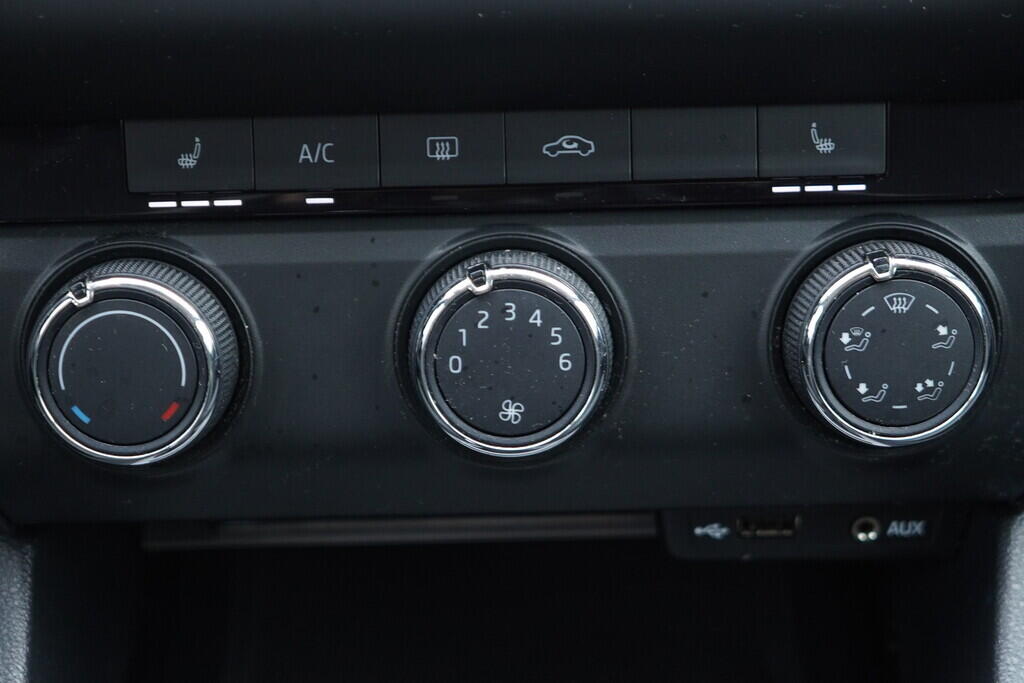 OV190V10279_30.webp_OCTAVIA Ambition Plus 1.6 TDI 66 kW manuál