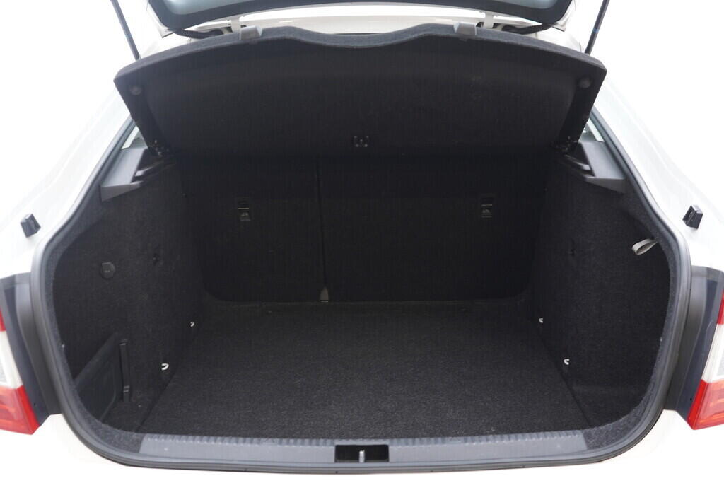 OV190V10279_35.webp_OCTAVIA Ambition Plus 1.6 TDI 66 kW manuál