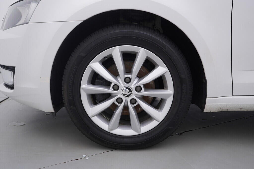 OV190V10279_37.webp_OCTAVIA Ambition Plus 1.6 TDI 66 kW manuál