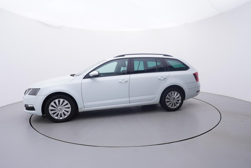 OV190V10281_11.webp_OCTAVIA Ambition 1.0 TSI 85 kW manuál