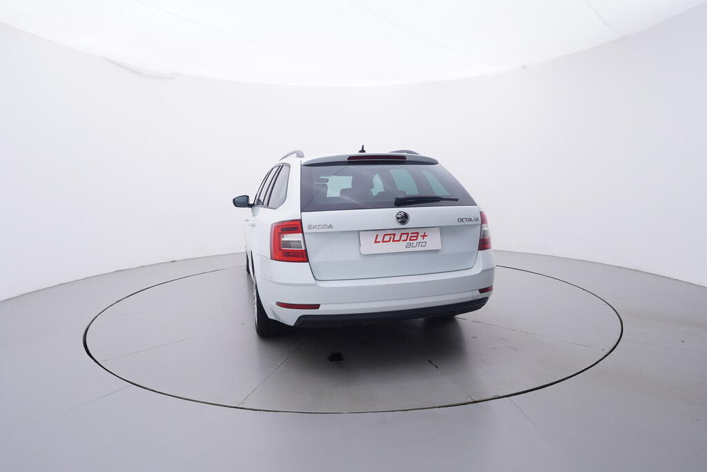 OV190V10281_13.webp_OCTAVIA Ambition 1.0 TSI 85 kW manuál