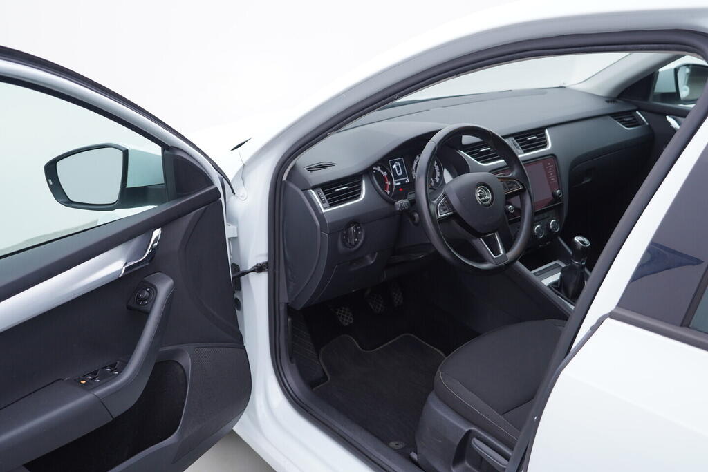 OV190V10281_18.webp_OCTAVIA Ambition 1.0 TSI 85 kW manuál