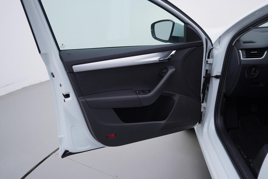 OV190V10281_19.webp_OCTAVIA Ambition 1.0 TSI 85 kW manuál