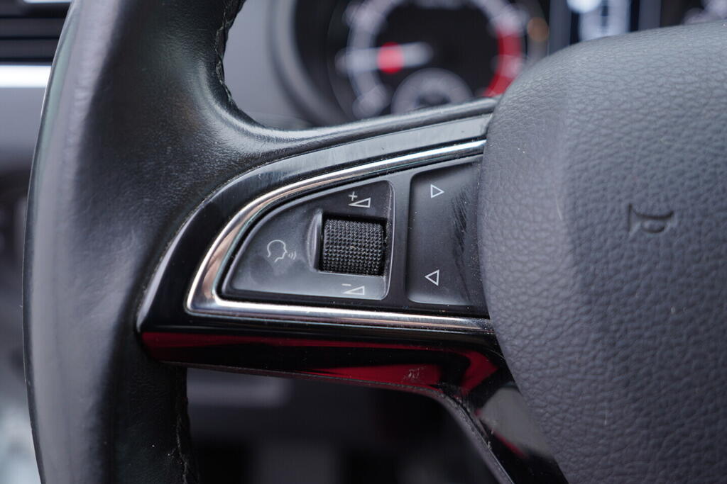 OV190V10281_25.webp_OCTAVIA Ambition 1.0 TSI 85 kW manuál