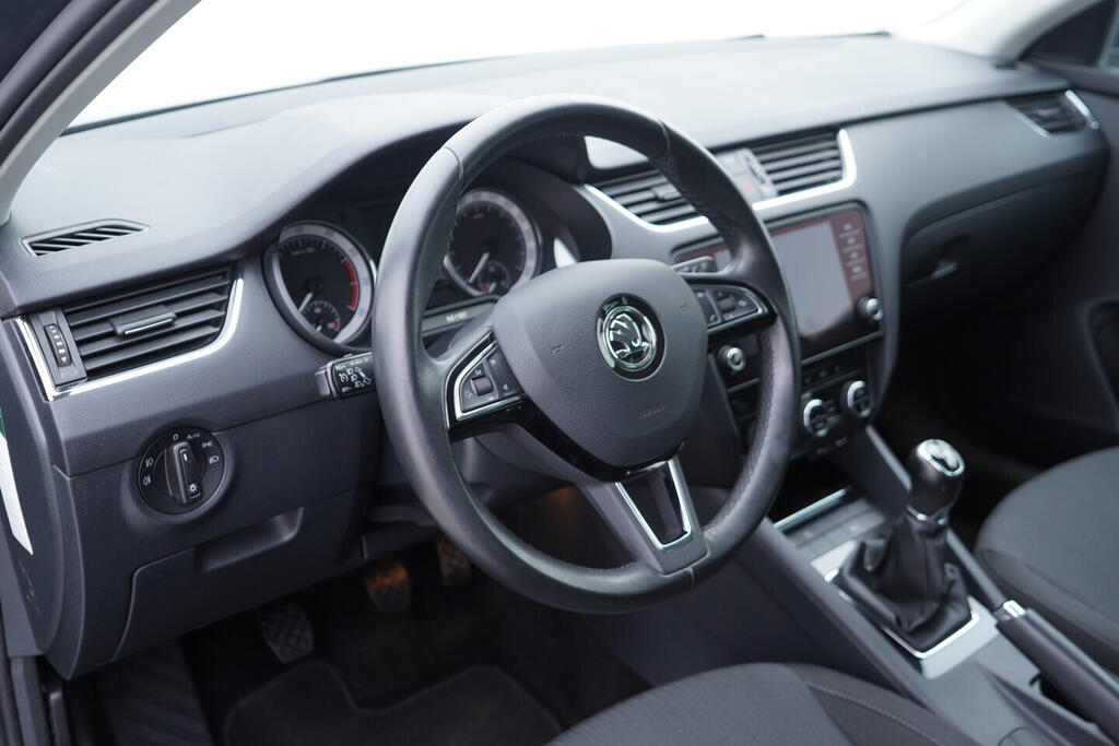 OV190V10282_22.webp_OCTAVIA Style 1.4 TSI 110 kW manuál