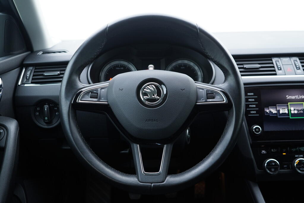 OV190V10282_27.webp_OCTAVIA Style 1.4 TSI 110 kW manuál