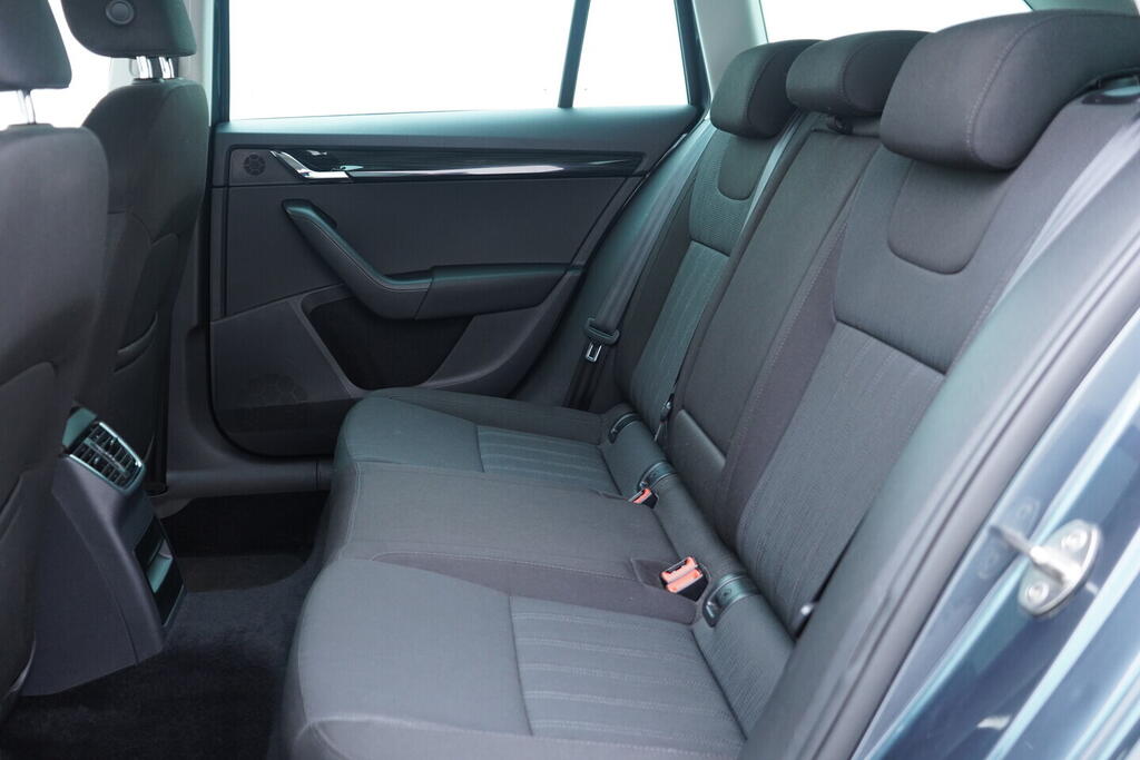 OV190V10282_36.webp_OCTAVIA Style 1.4 TSI 110 kW manuál