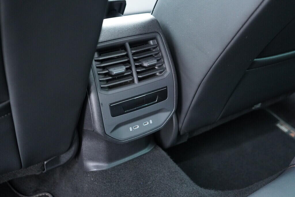 OV190V10283_36.webp_FORMENTOR VZ 2.0 TSI 180 kW automat, DPH