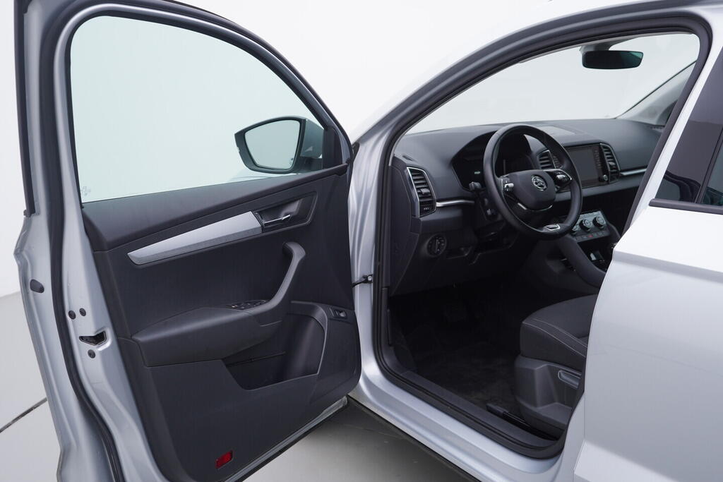 OV190V10284_18.webp_KAROQ Bussines 2.0 TDI 85 kW automat, DPH
