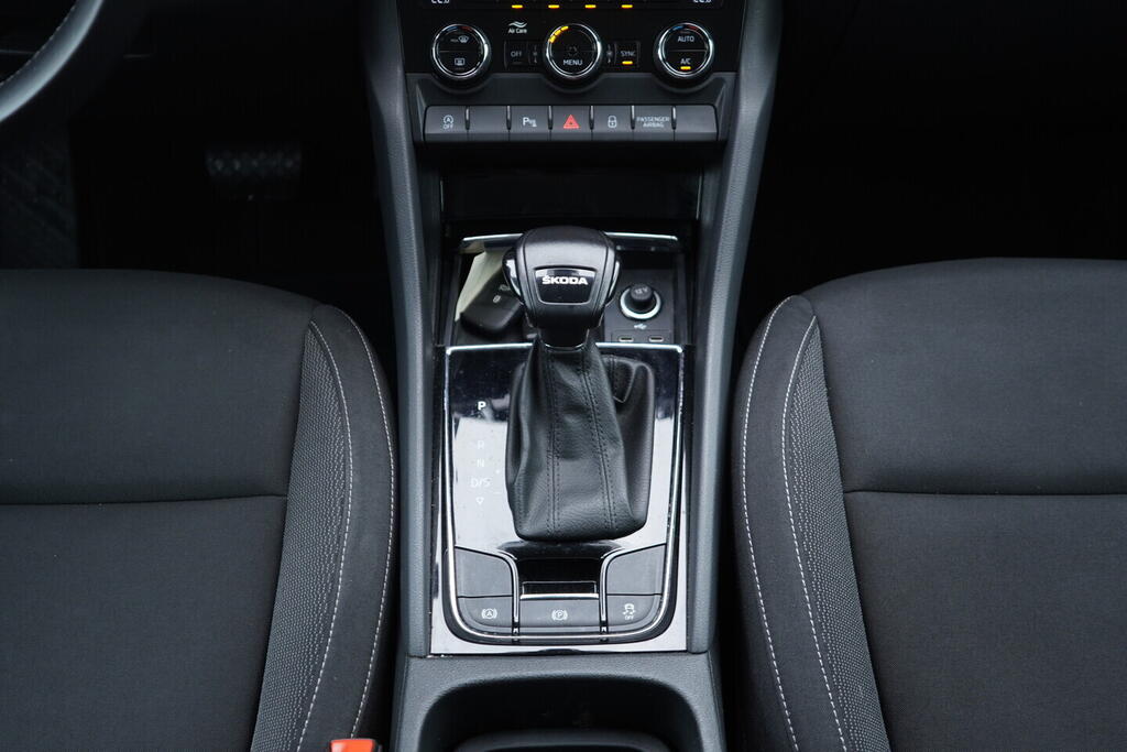 OV190V10284_35.webp_KAROQ Bussines 2.0 TDI 85 kW automat, DPH