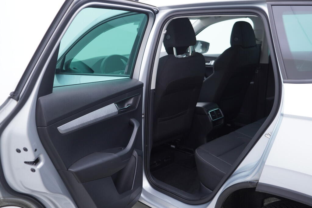 OV190V10284_36.webp_KAROQ Bussines 2.0 TDI 85 kW automat, DPH