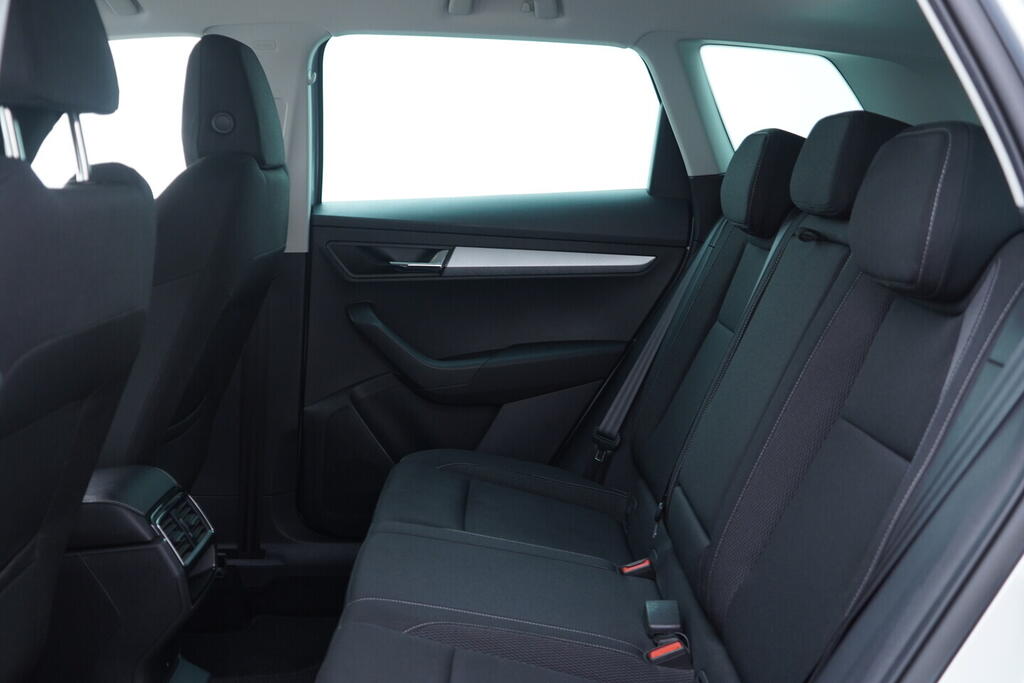 OV190V10284_38.webp_KAROQ Bussines 2.0 TDI 85 kW automat, DPH