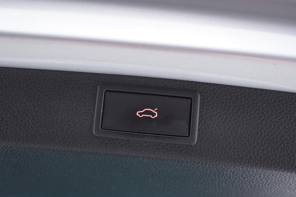 OV190V10284_39.webp_KAROQ Bussines 2.0 TDI 85 kW automat, DPH