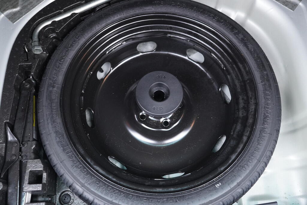 OV190V10284_42.webp_KAROQ Bussines 2.0 TDI 85 kW automat, DPH