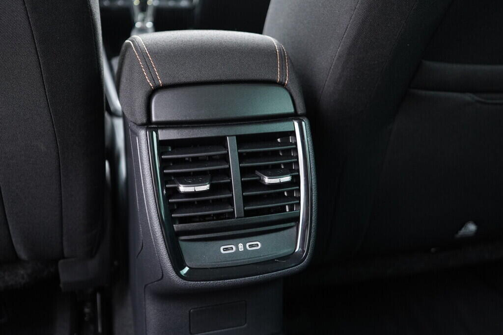 OV190V10292_34.webp_SCALA Top Selection 1.0 TSI 85 kW automat, DPH