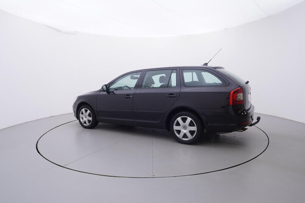 OV190V10295_12.webp_OCTAVIA Elegance 2.0 TDI 103 kW manuál