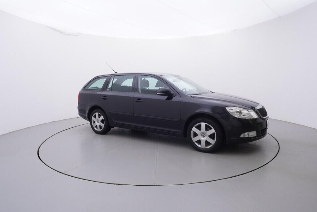 OV190V10295_16.webp_OCTAVIA Elegance 2.0 TDI 103 kW manuál