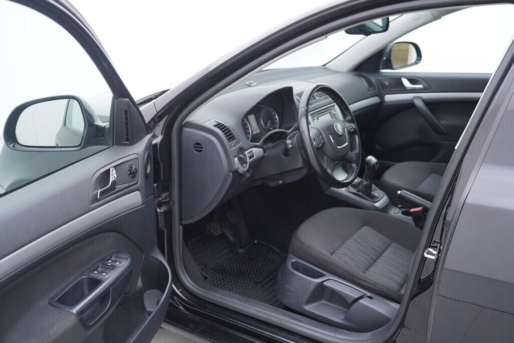 OV190V10295_18.webp_OCTAVIA Elegance 2.0 TDI 103 kW manuál