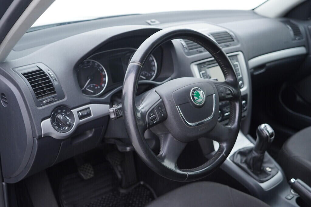 OV190V10295_22.webp_OCTAVIA Elegance 2.0 TDI 103 kW manuál