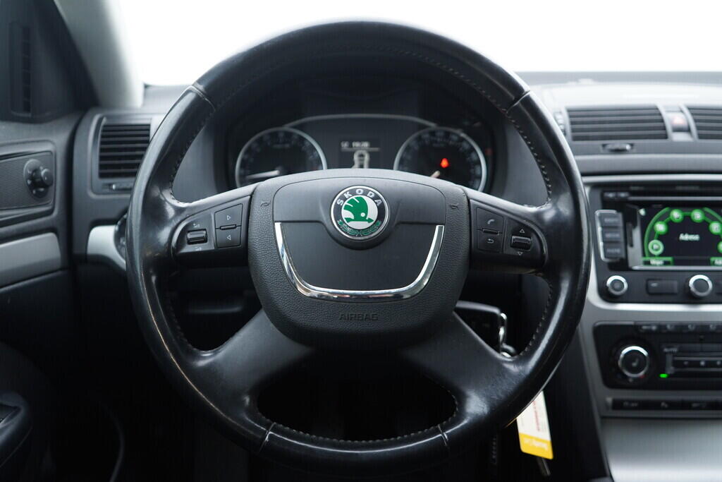 OV190V10295_27.webp_OCTAVIA Elegance 2.0 TDI 103 kW manuál