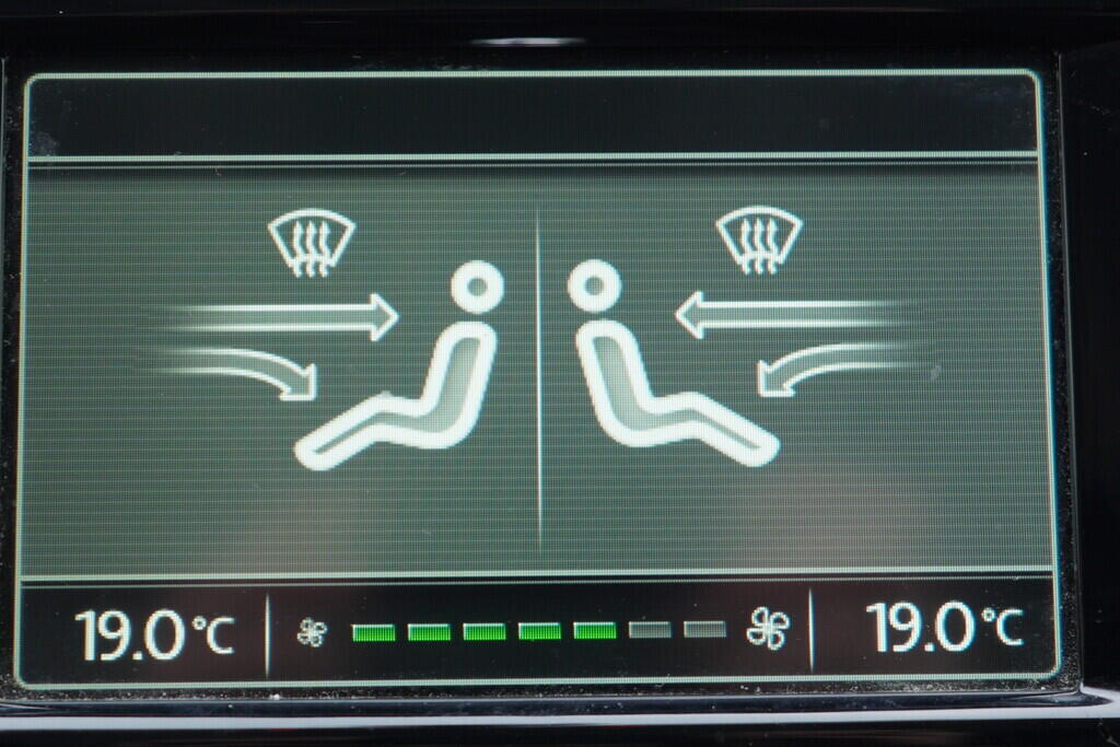 OV190V10295_30.webp_OCTAVIA Elegance 2.0 TDI 103 kW manuál