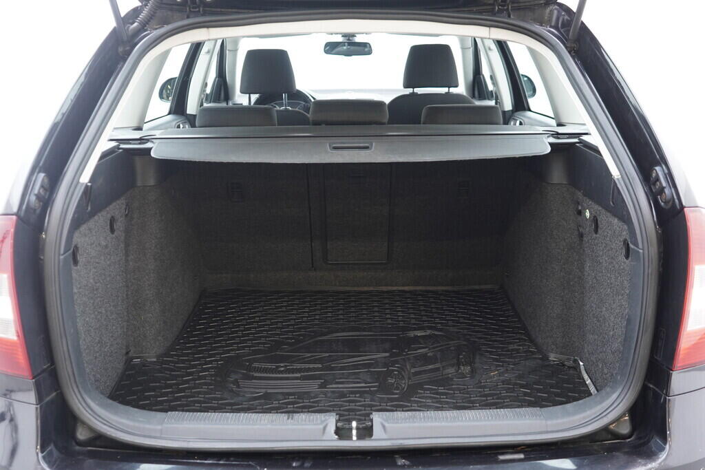 OV190V10295_37.webp_OCTAVIA Elegance 2.0 TDI 103 kW manuál