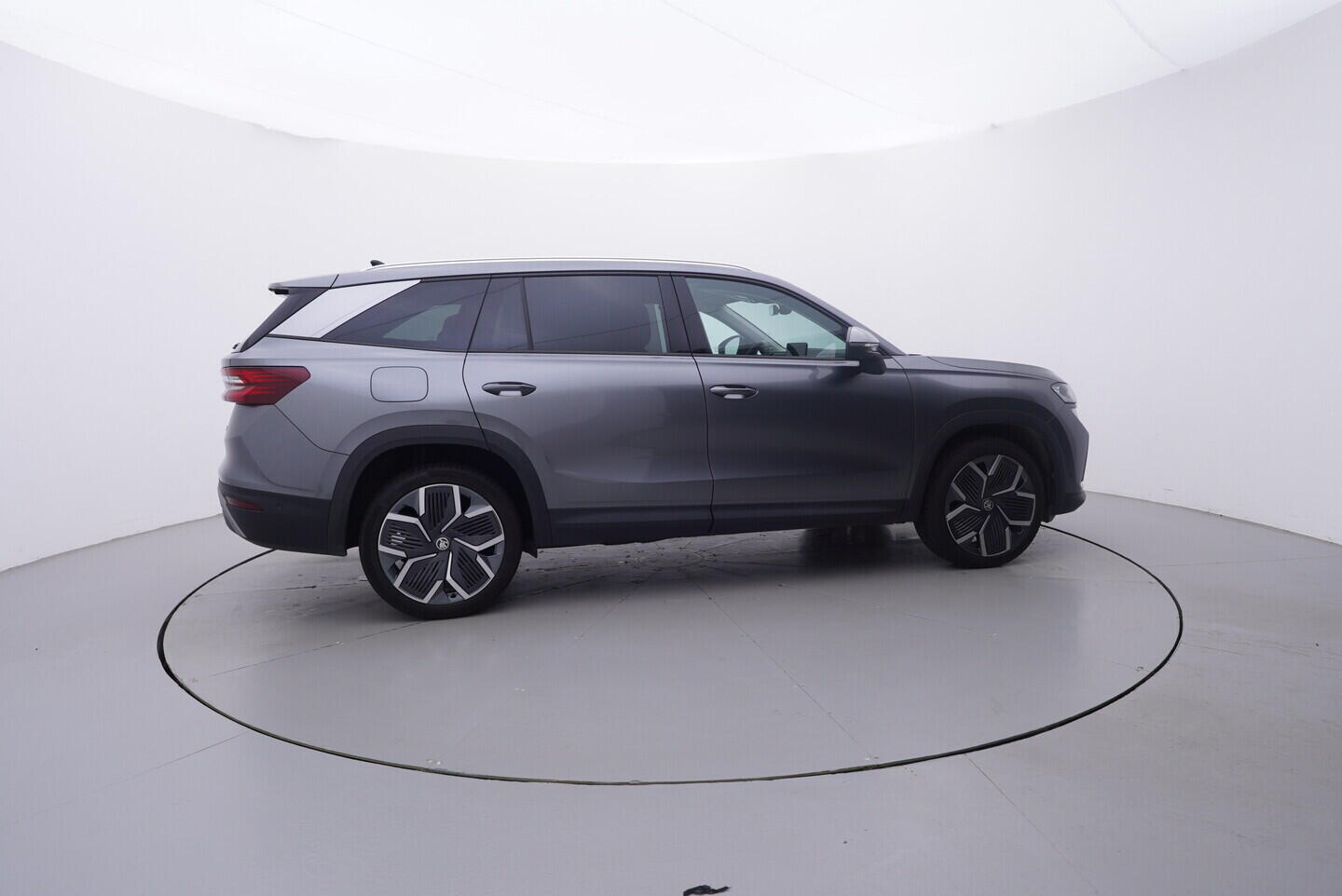OV190V10301_15.webp_KODIAQ Selection 2.0 TDI 142 kW automat, DPH