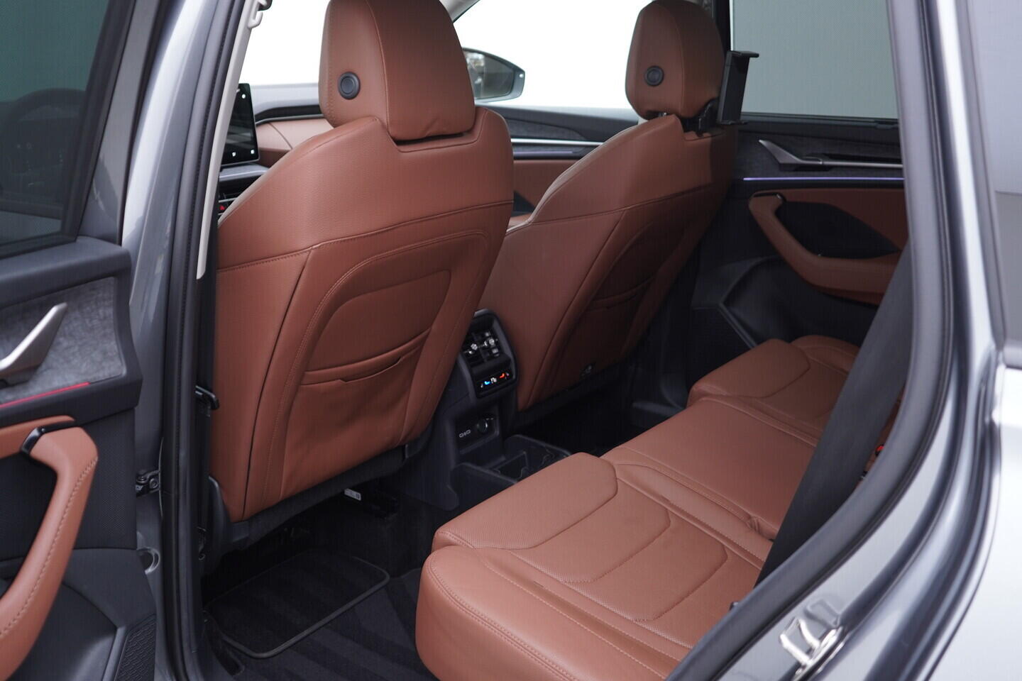 OV190V10301_37.webp_KODIAQ Selection 2.0 TDI 142 kW automat, DPH