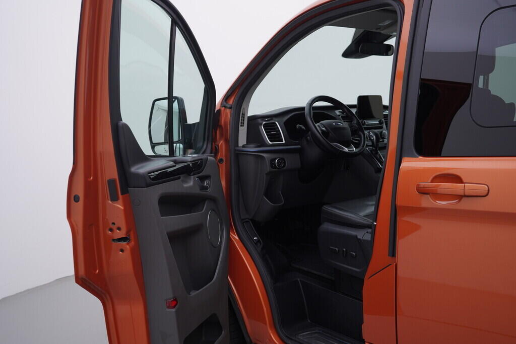 OV190V10302_18.webp_TOURNEO CUSTOM Active 2.0 EcoBlue 136 kW automat, DPH