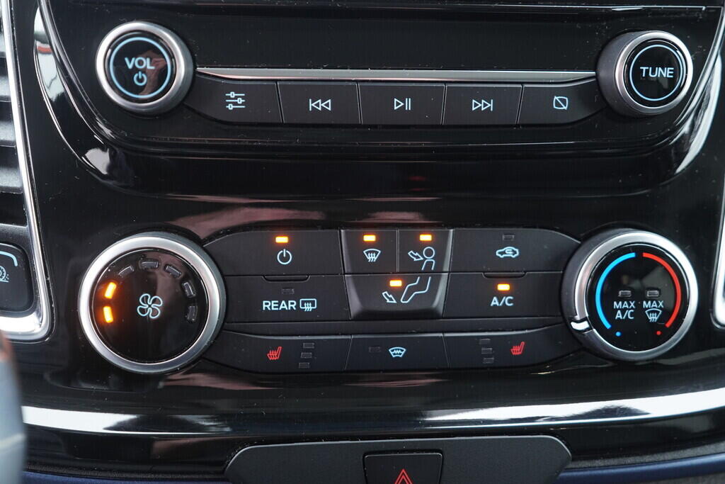 OV190V10302_32.webp_TOURNEO CUSTOM Active 2.0 EcoBlue 136 kW automat, DPH