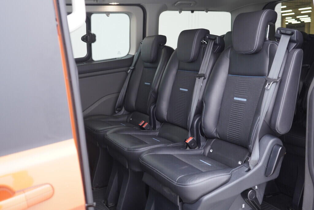 OV190V10302_37.webp_TOURNEO CUSTOM Active 2.0 EcoBlue 136 kW automat, DPH